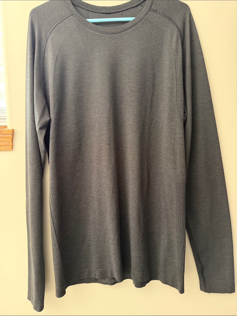 lululemon athletica Men's Long-Sleeve Crew Tee in Charcoal